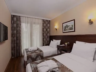 Manesol Boutique Lamartine Hotel 3*